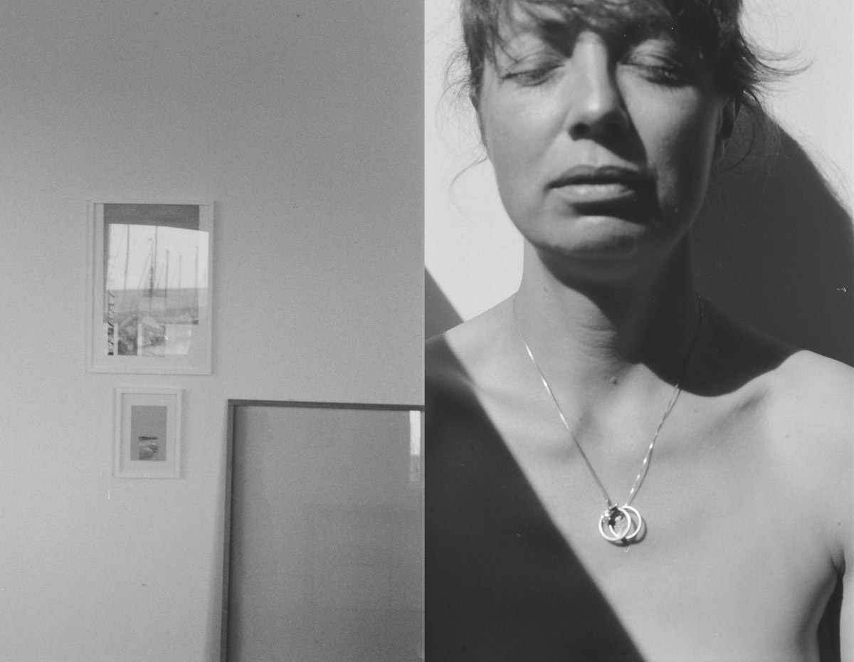 Portræt af Kristina Demant ved havet, fotograferet på analog film af Gyrithe Lemche.