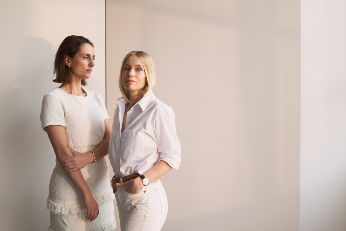 Portræt af Mette Bonavent og Malene Bech-Pedersen, ejerne af Tonen Agency, specialister i interiør og graphic design. Fotograferet af Gyrithe Lemche.